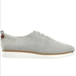 COLE HAAN WOMEN Grand Ambition Lace-Up Tan Leather